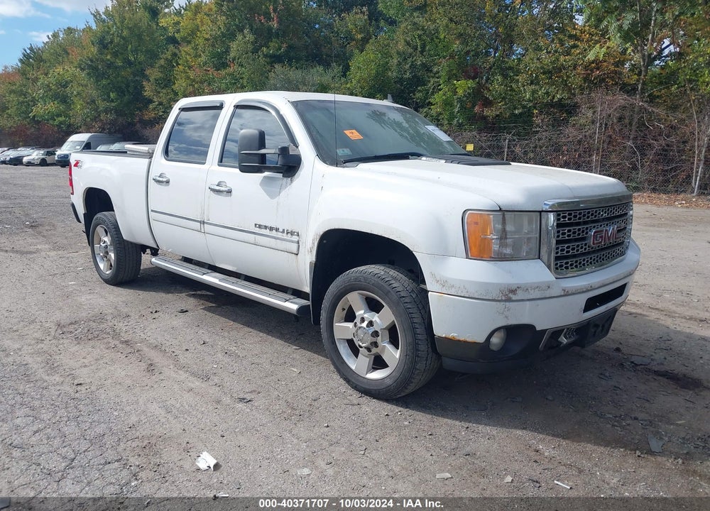 2011 GMC SIERRA 2500HD DENALI VIN: 1GT125CGXBF183816