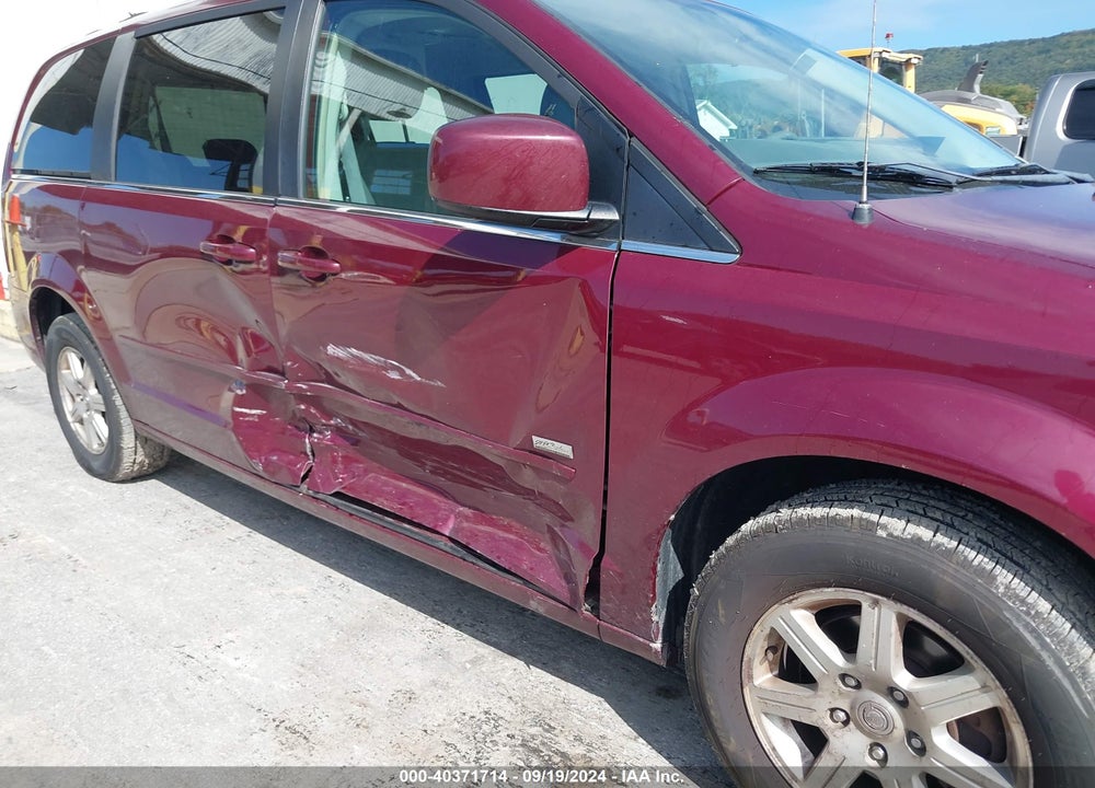 2008 CHRYSLER TOWN & COUNTRY TOURING VIN: 2A8HR54P88R803971