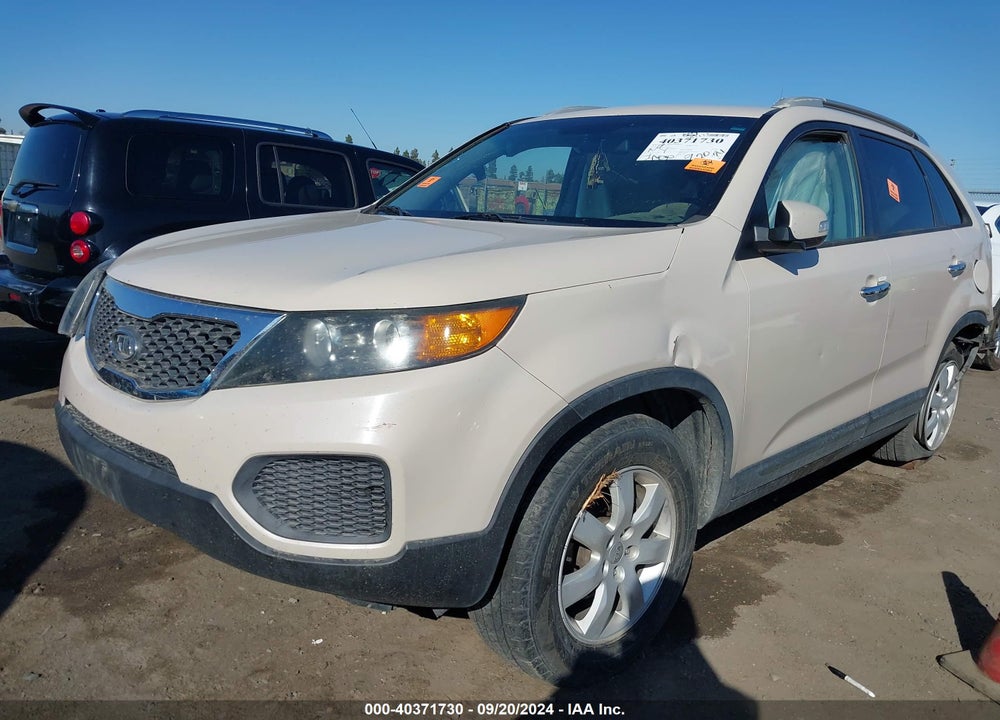 2012 KIA SORENTO LX V6 VIN: 5XYKT4A29CG233932