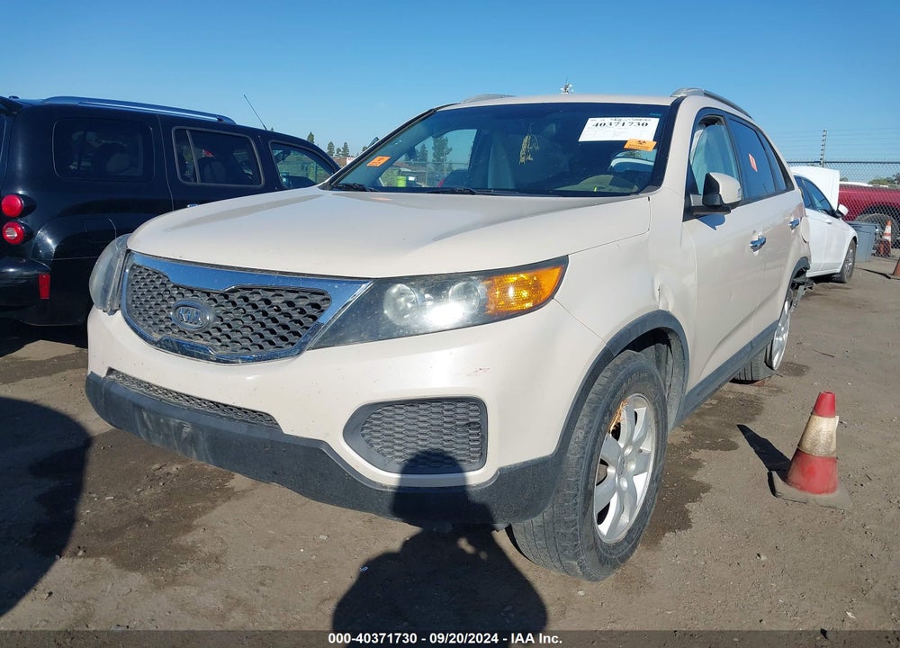 2012 KIA SORENTO LX V6 VIN: 5XYKT4A29CG233932