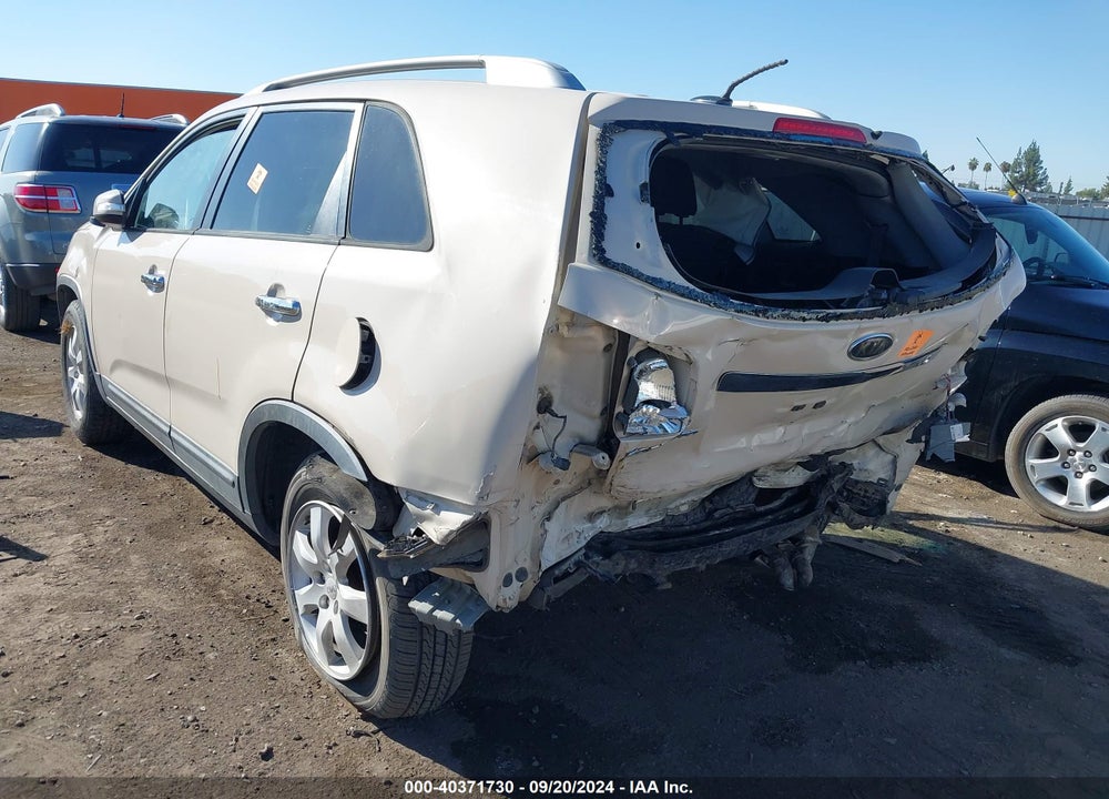 2012 KIA SORENTO LX V6 VIN: 5XYKT4A29CG233932