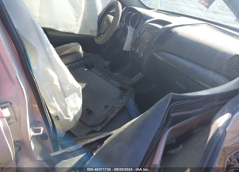 2012 KIA SORENTO LX V6 VIN: 5XYKT4A29CG233932