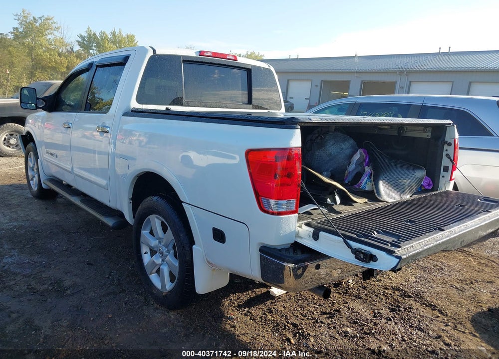 2011 NISSAN TITAN SL VIN: 1N6AA0EC7BN305163