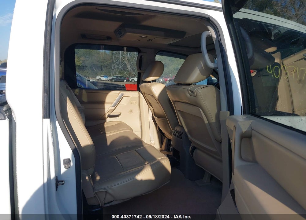 2011 NISSAN TITAN SL VIN: 1N6AA0EC7BN305163