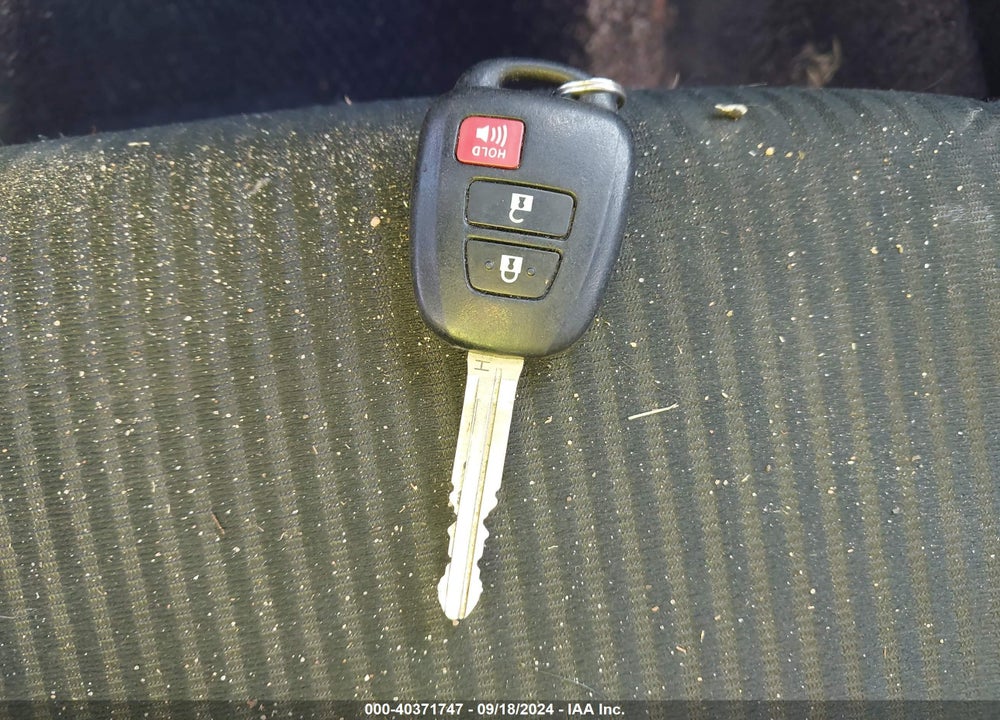 2014 TOYOTA RAV4 VIN: 2T3BFREV3EW225449