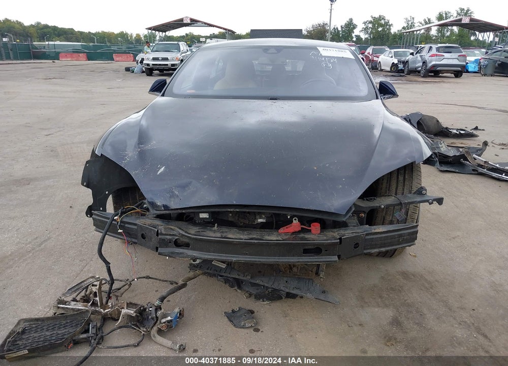 2014 TESLA MODEL S P85D VIN: 5YJSA1H22EFP66113