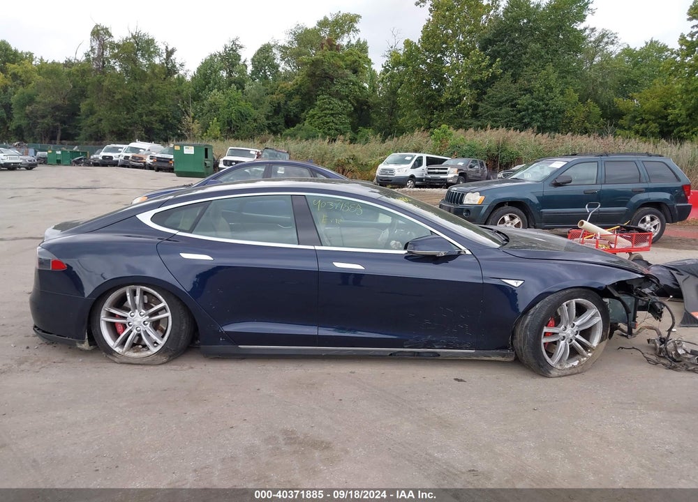 2014 TESLA MODEL S P85D VIN: 5YJSA1H22EFP66113