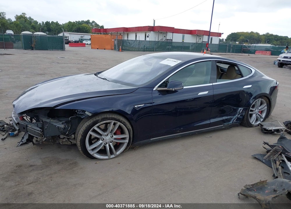 2014 TESLA MODEL S P85D VIN: 5YJSA1H22EFP66113