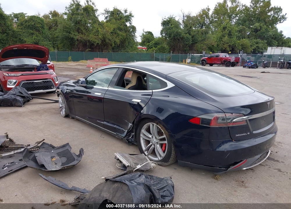 2014 TESLA MODEL S P85D VIN: 5YJSA1H22EFP66113
