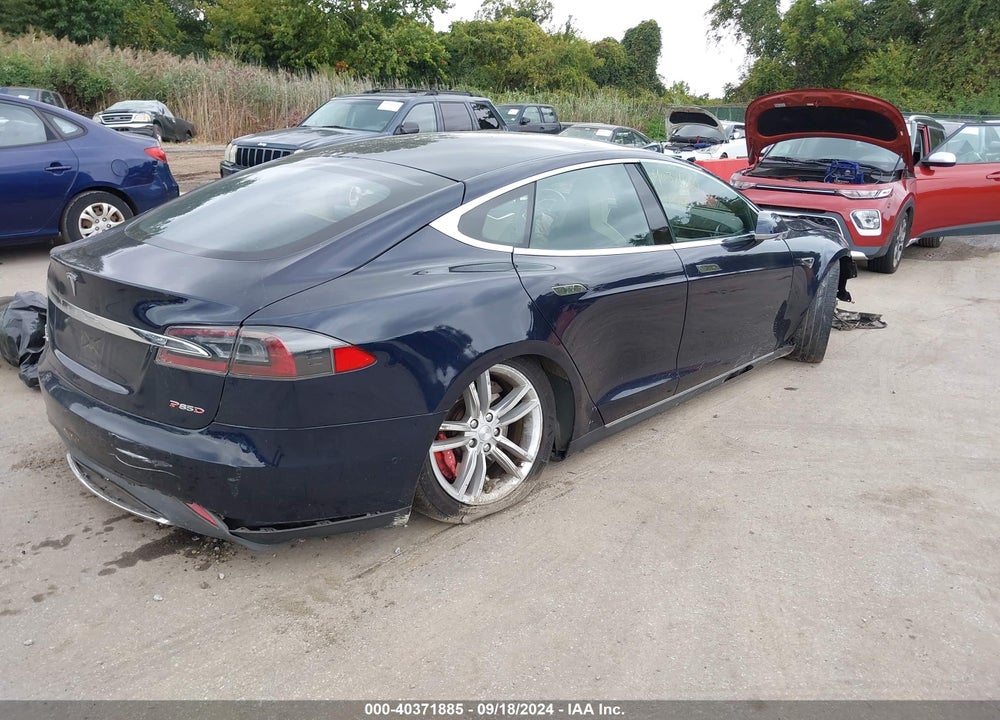 2014 TESLA MODEL S P85D VIN: 5YJSA1H22EFP66113