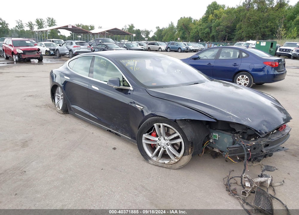 2014 TESLA MODEL S P85D VIN: 5YJSA1H22EFP66113