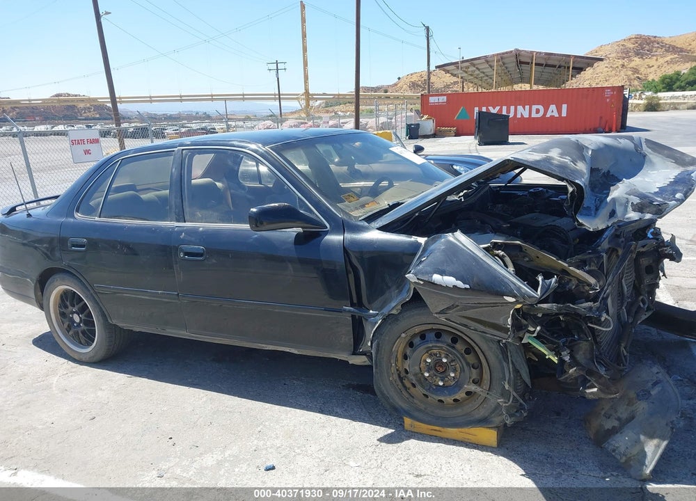 1994 TOYOTA CAMRY LE VIN: JT2GK12E1R0069440
