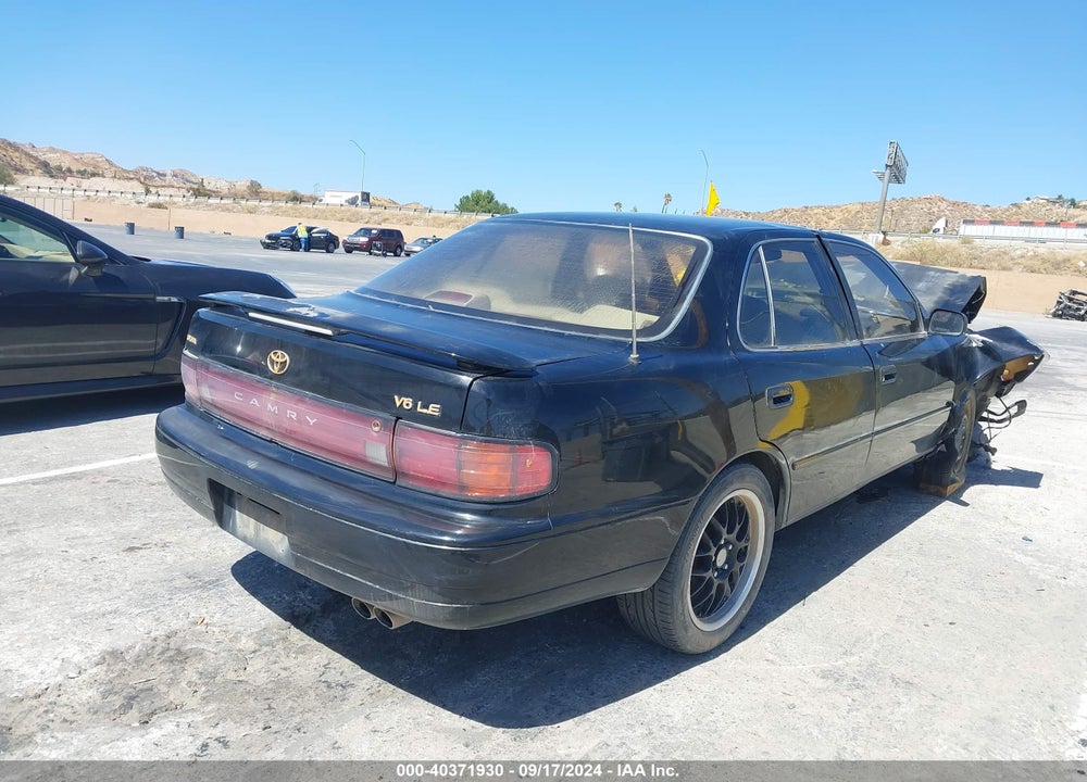 1994 TOYOTA CAMRY LE VIN: JT2GK12E1R0069440