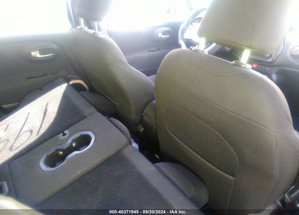 2016 JEEP RENEGADE LATITUDE VIN: ZACCJBBT6GPE06897