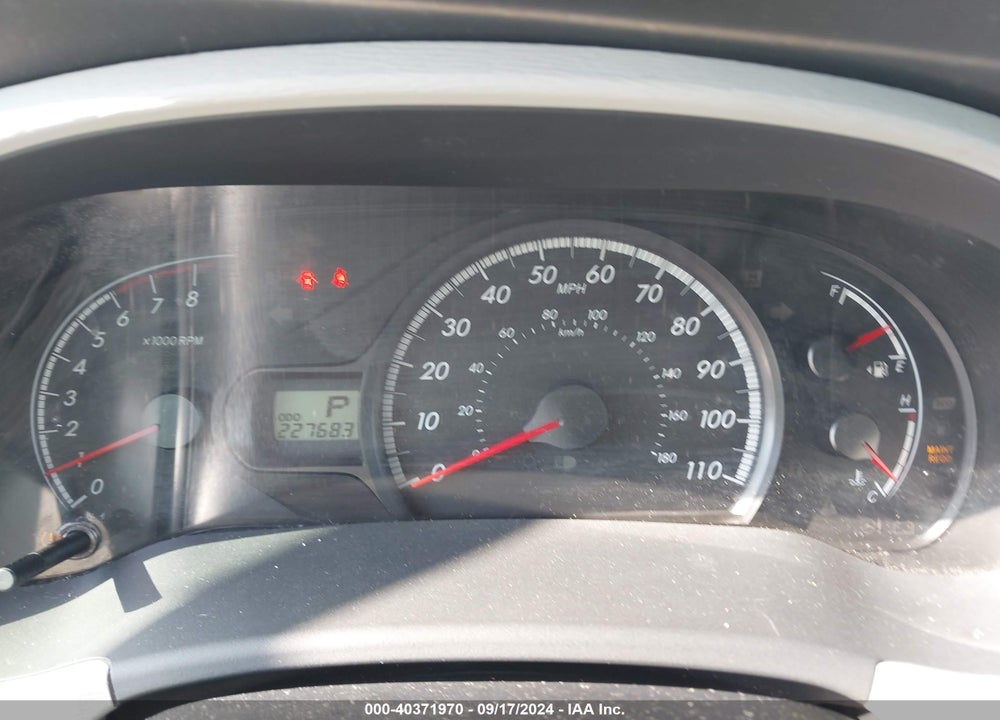 2011 TOYOTA SIENNA VIN: 5TDKA3DC3BS008525