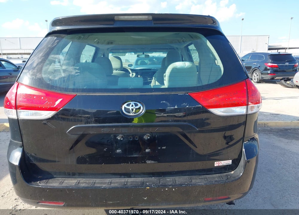 2011 TOYOTA SIENNA VIN: 5TDKA3DC3BS008525