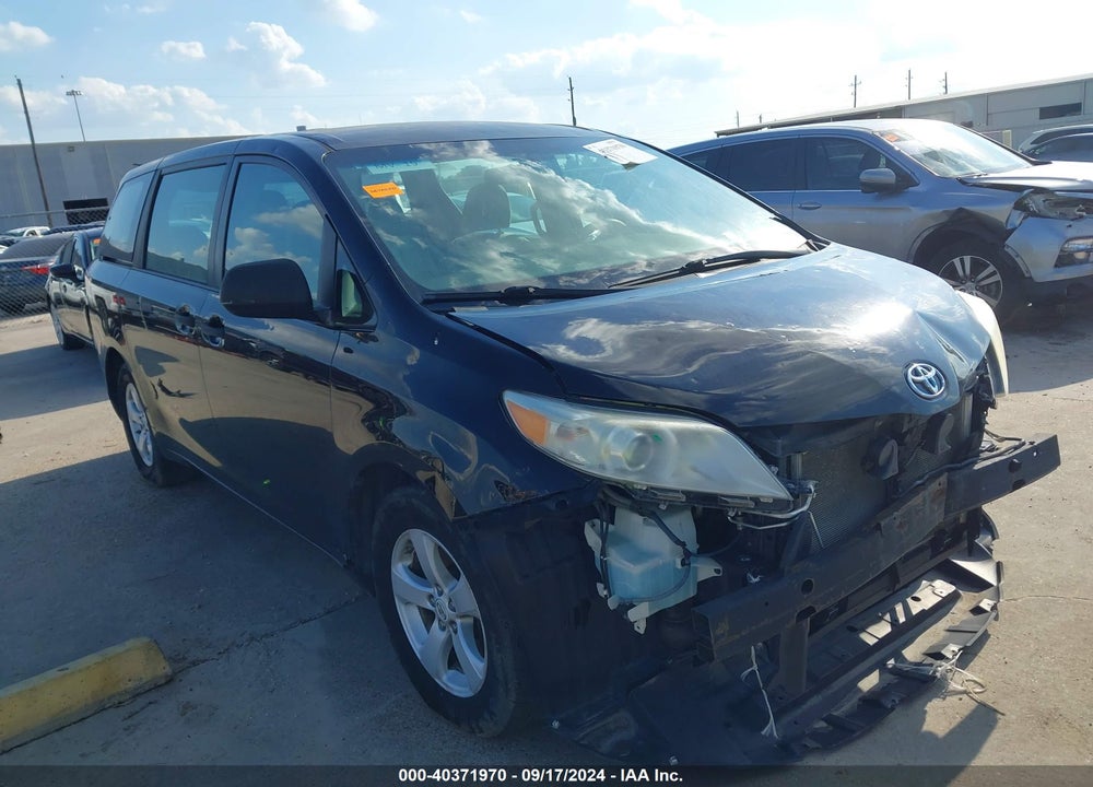 2011 TOYOTA SIENNA VIN: 5TDKA3DC3BS008525