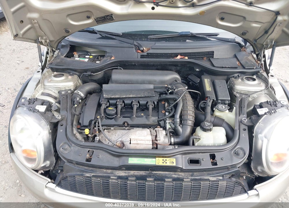 2007 MINI COOPER S VIN: WMWMF73537TL92817