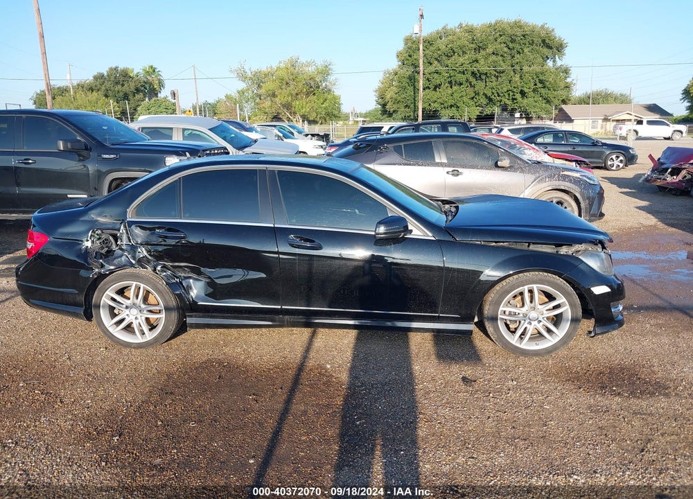 2014 MERCEDES-BENZ C 250 LUXURY/SPORT VIN: WDDGF4HB7EG243576