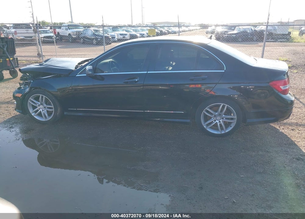 2014 MERCEDES-BENZ C 250 LUXURY/SPORT VIN: WDDGF4HB7EG243576