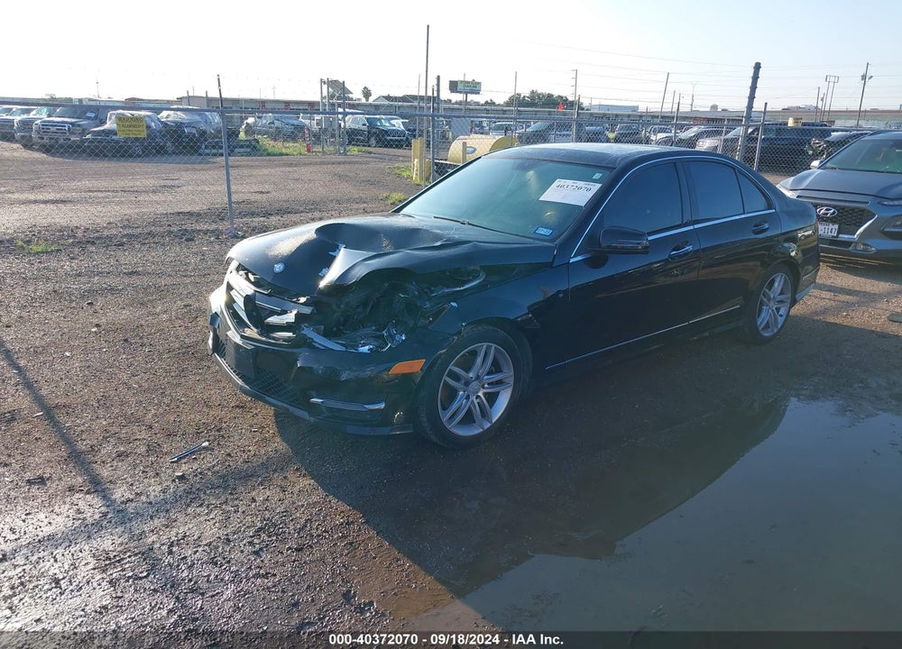 2014 MERCEDES-BENZ C 250 LUXURY/SPORT VIN: WDDGF4HB7EG243576