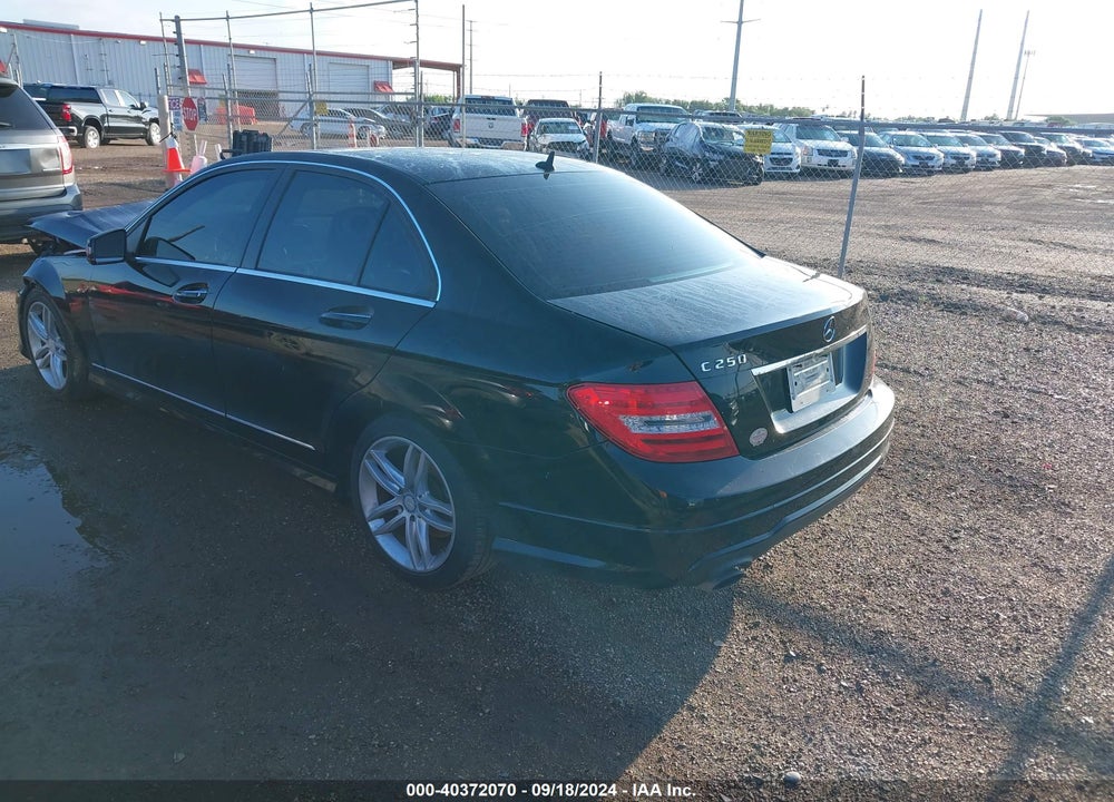 2014 MERCEDES-BENZ C 250 LUXURY/SPORT VIN: WDDGF4HB7EG243576