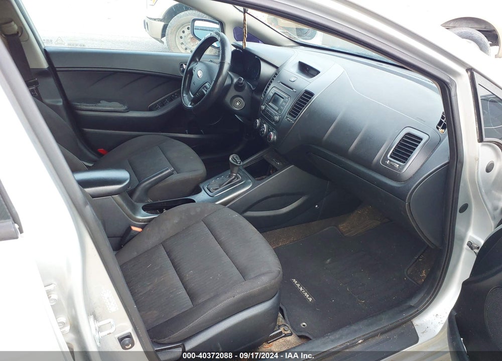 2016 KIA FORTE LX VIN: KNAFK4A60G5571402