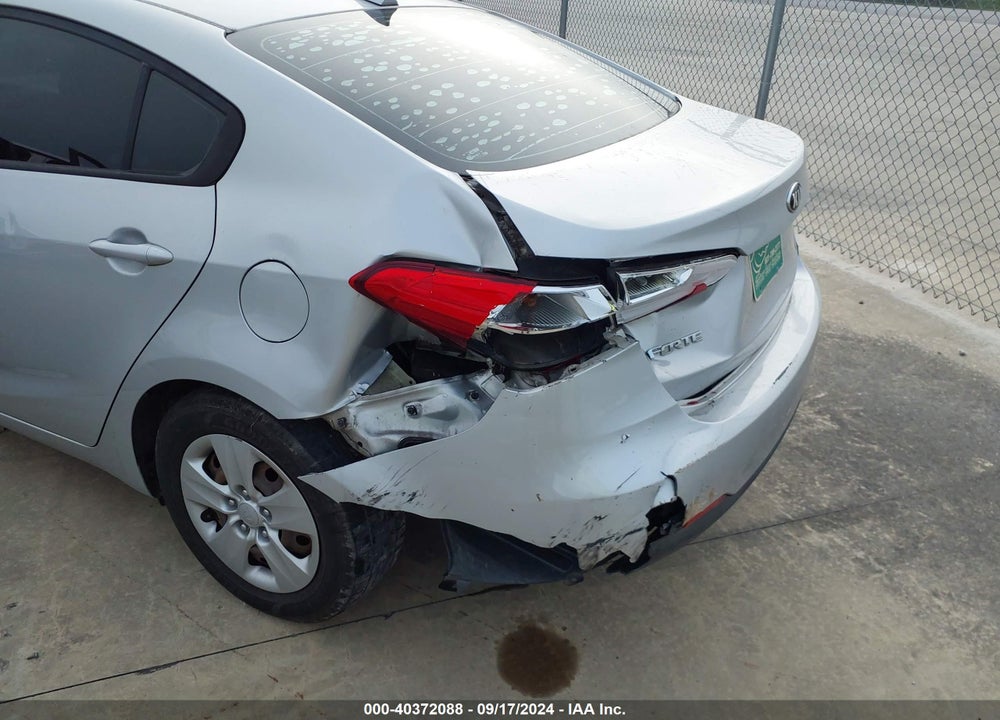 2016 KIA FORTE LX VIN: KNAFK4A60G5571402