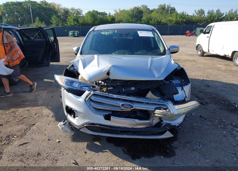 2019 FORD ESCAPE SE VIN: 1FMCU9GD9KUA08233