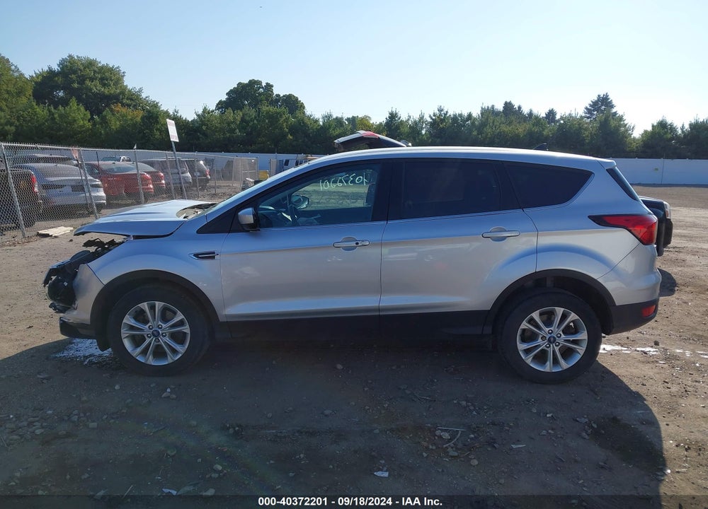 2019 FORD ESCAPE SE VIN: 1FMCU9GD9KUA08233