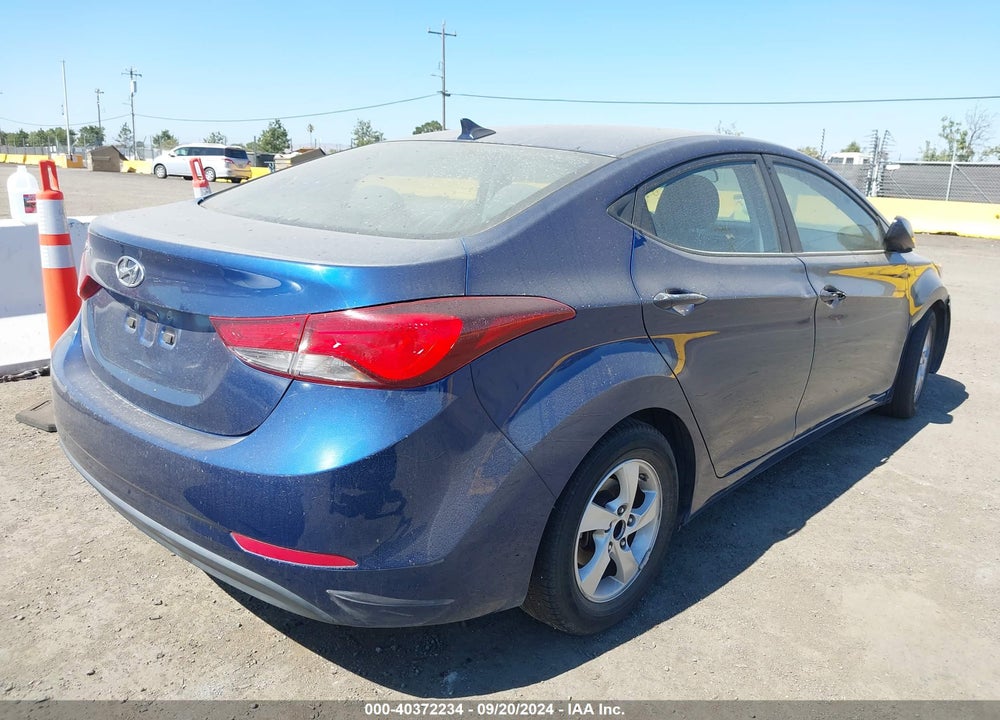 2015 HYUNDAI ELANTRA SE VIN: 5NPDH4AE7FH563716