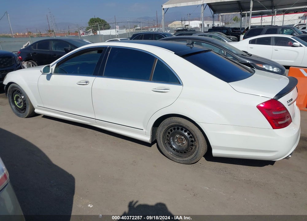 2009 MERCEDES-BENZ S 550 VIN: WDDNG71X69A263788
