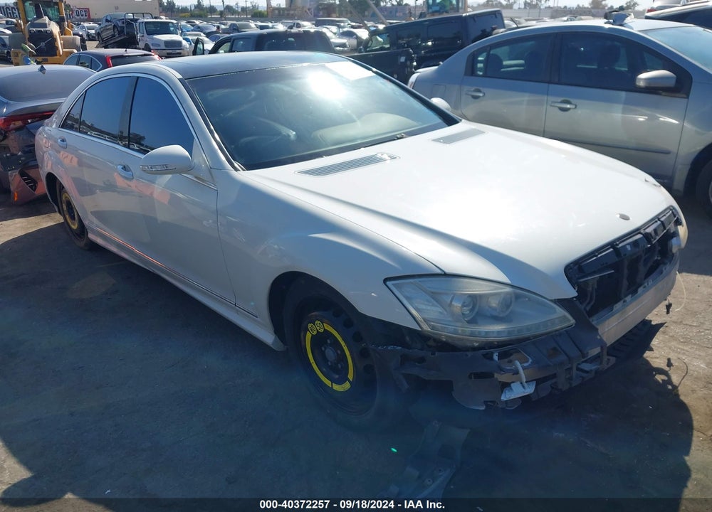 2009 MERCEDES-BENZ S 550 VIN: WDDNG71X69A263788