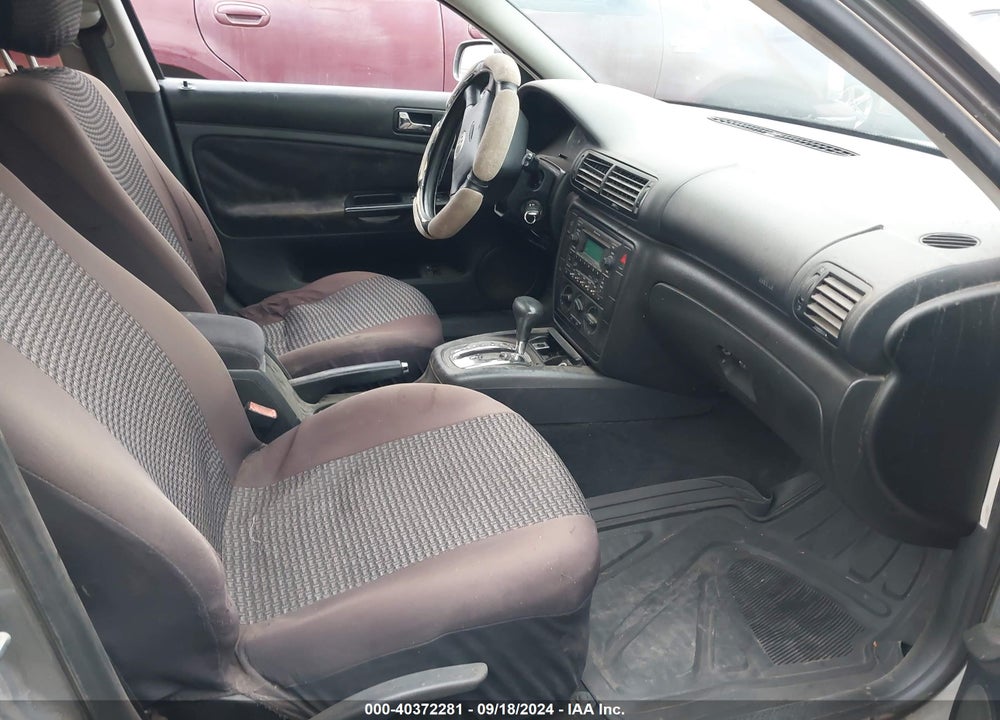 2002 VOLKSWAGEN PASSAT GLS VIN: WVWVD63B52E394627