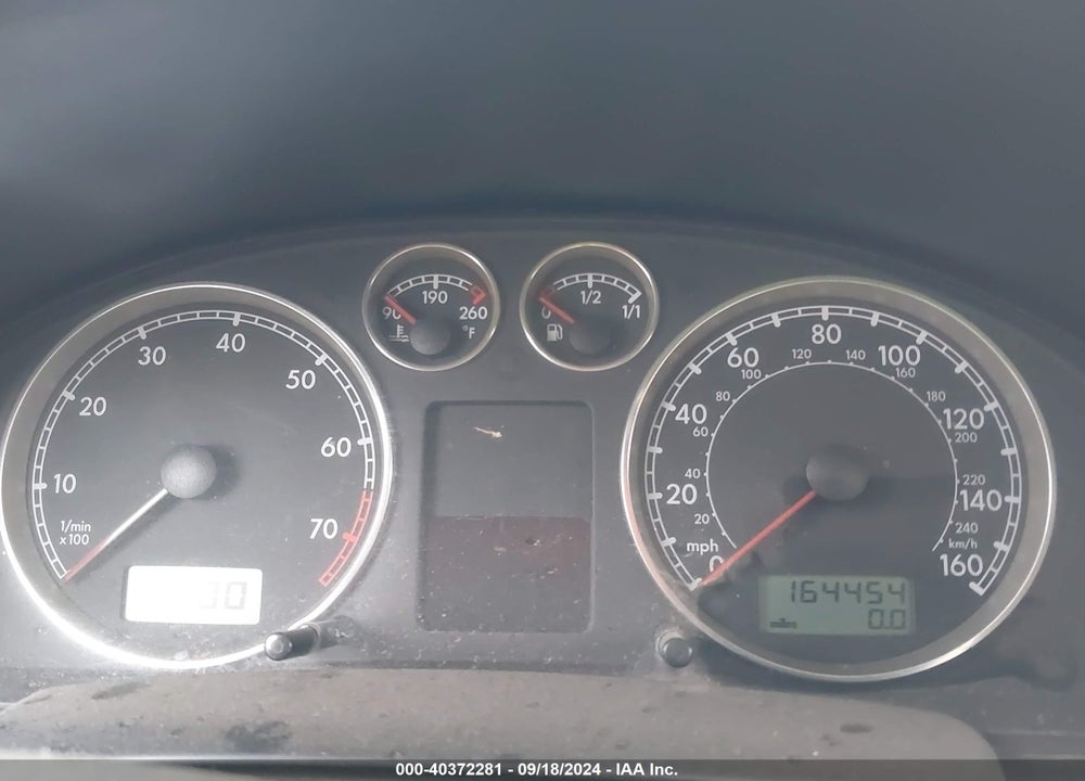 2002 VOLKSWAGEN PASSAT GLS VIN: WVWVD63B52E394627