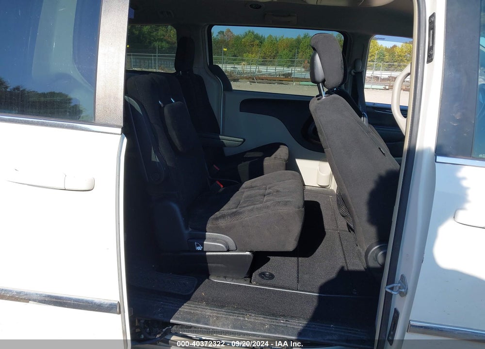 2011 CHRYSLER TOWN & COUNTRY TOURING VIN: 2A4RR5DG2BR798814