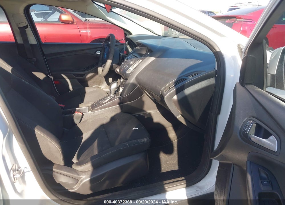 2017 FORD FOCUS SE VIN: 1FADP3F27HL246633