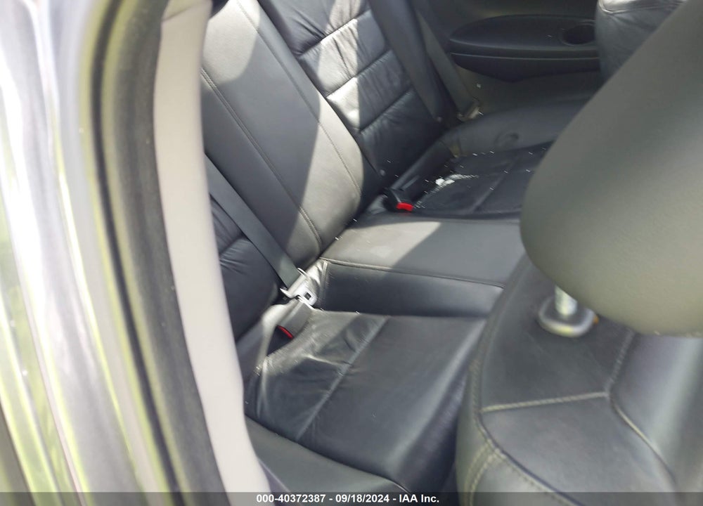 2011 HONDA ACCORD 3.5 EX-L VIN: 1HGCS2B82BA001963