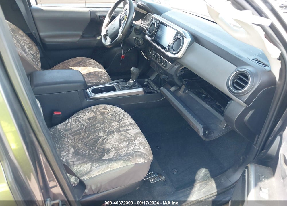 2020 TOYOTA TACOMA SR5 V6 VIN: 5TFSZ5AN8LX215496