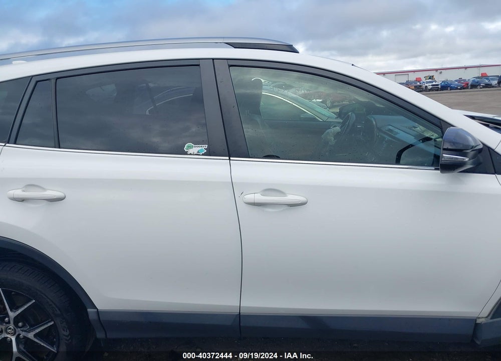 2018 TOYOTA RAV4 SE VIN: JTMNFREV7JJ193014