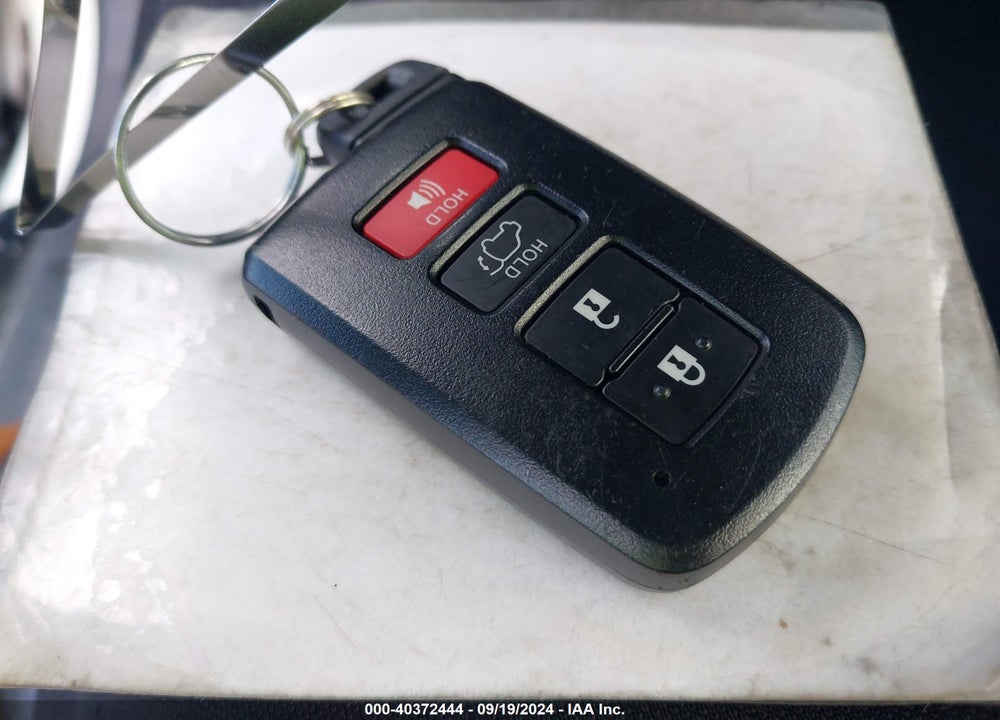 2018 TOYOTA RAV4 SE VIN: JTMNFREV7JJ193014
