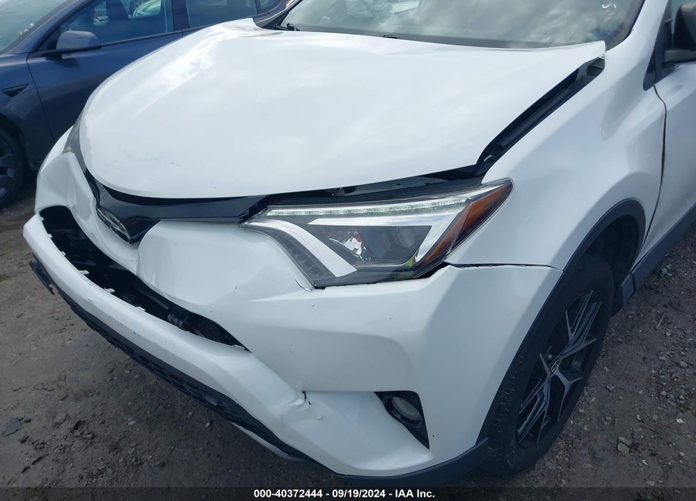 2018 TOYOTA RAV4 SE VIN: JTMNFREV7JJ193014