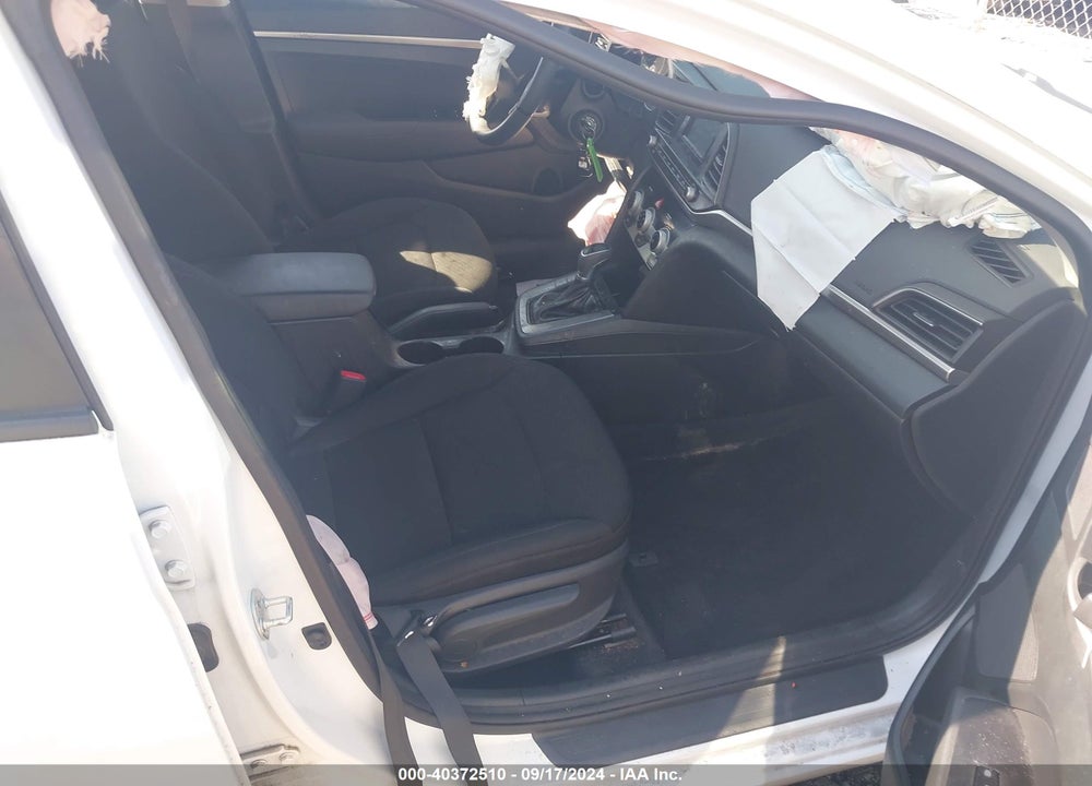 2019 HYUNDAI ELANTRA SE VIN: 5NPD74LF3KH412908