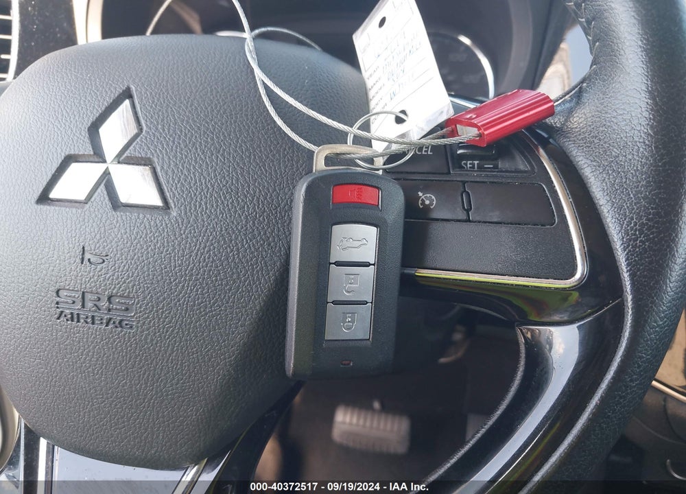 2019 MITSUBISHI OUTLANDER SEL VIN: JA4AD3A30KZ036802