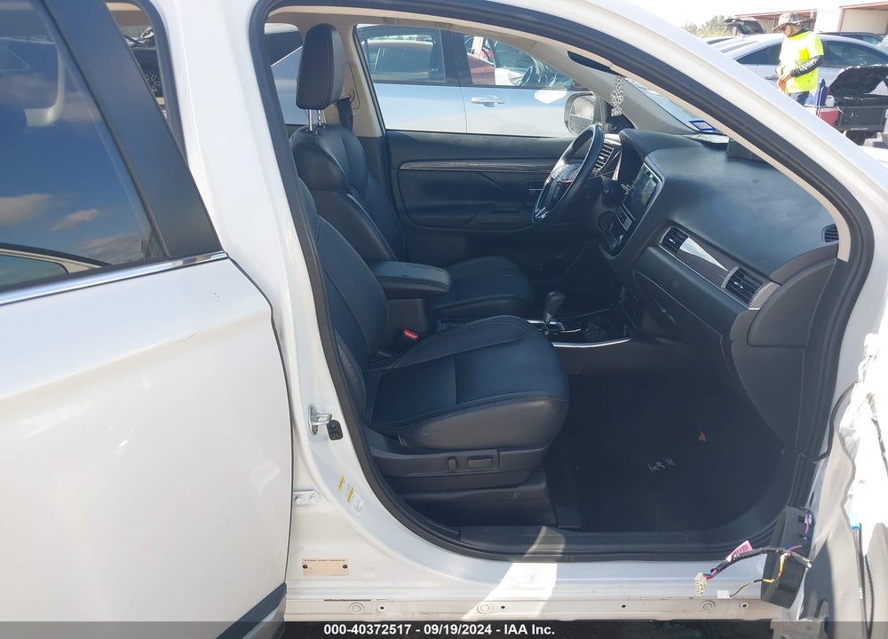 2019 MITSUBISHI OUTLANDER SEL VIN: JA4AD3A30KZ036802