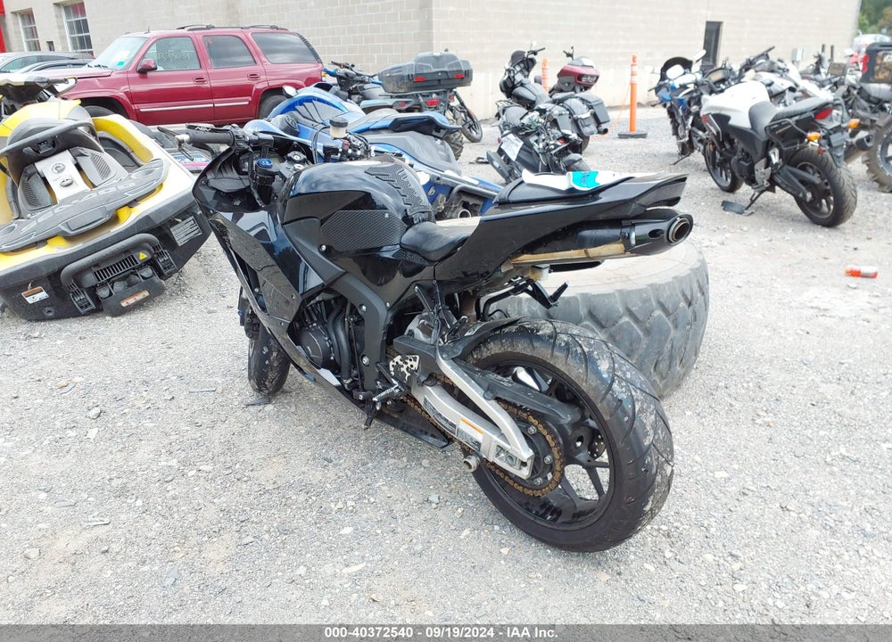 2015 HONDA CBR600 RR VIN: JH2PC4002FK800834