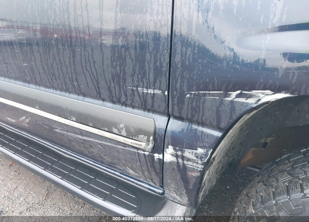 2004 CHEVROLET TAHOE LS VIN: 1GNEK13T04R186059