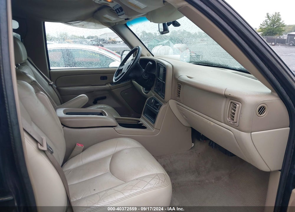 2004 CHEVROLET TAHOE LS VIN: 1GNEK13T04R186059