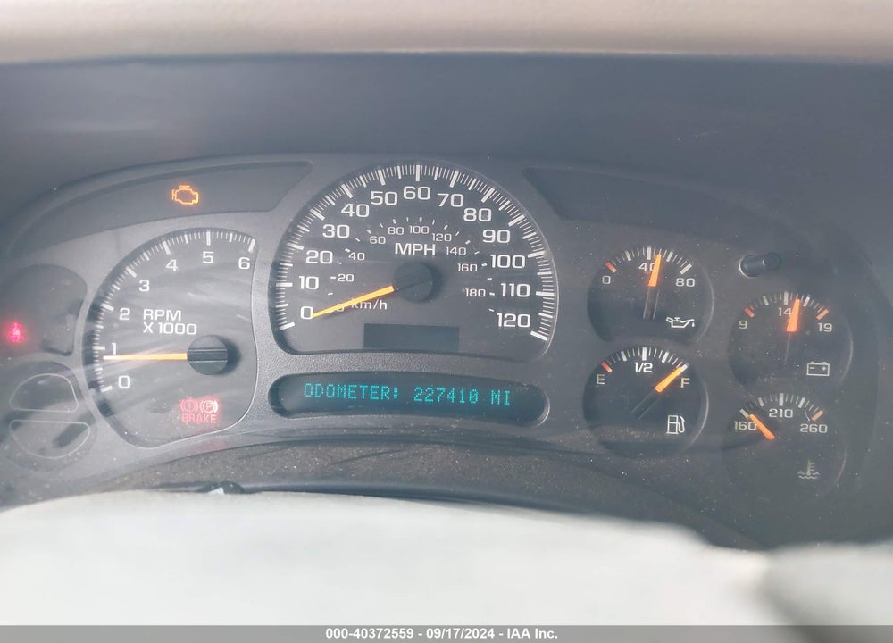 2004 CHEVROLET TAHOE LS VIN: 1GNEK13T04R186059