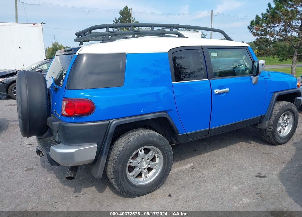 2007 TOYOTA FJ CRUISER VIN: JTEBU11F870029306